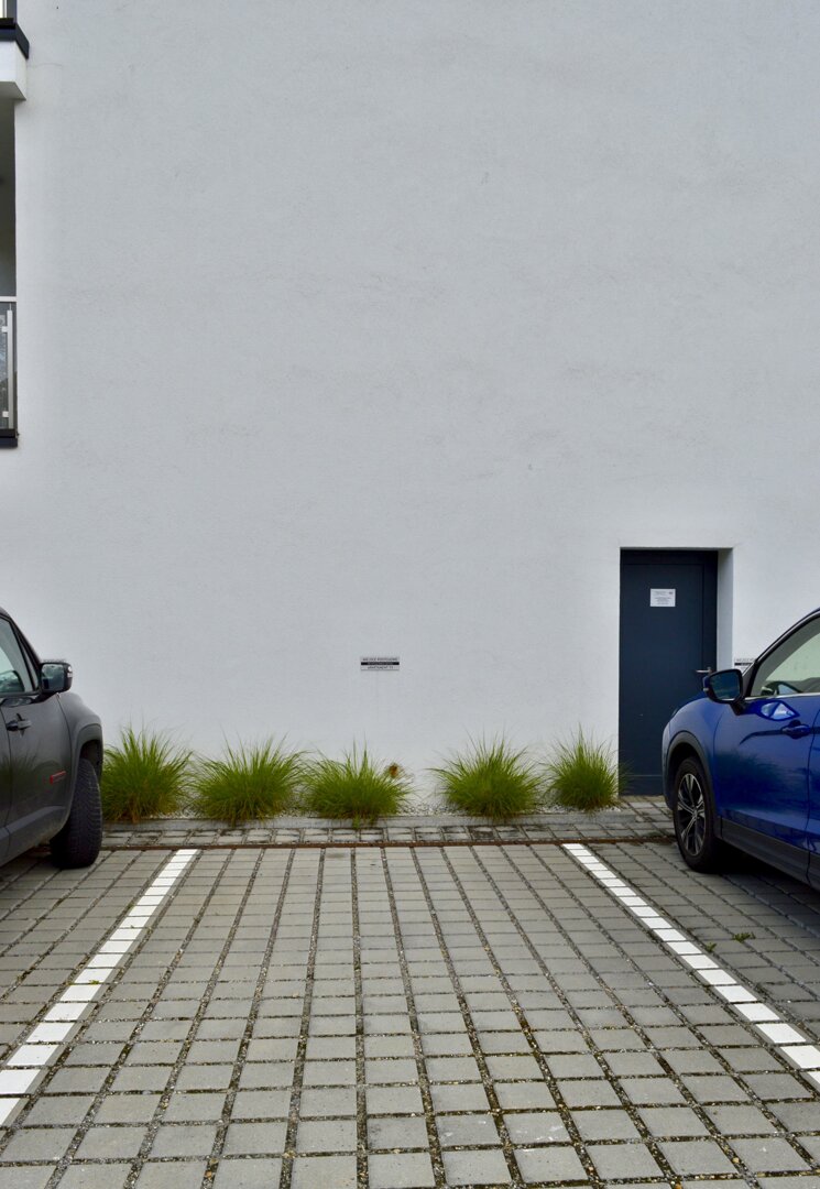 RE JOANNA DURAJ - 12