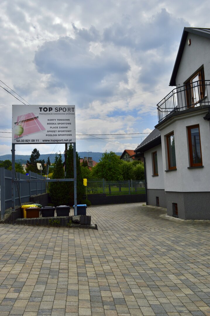 RE JOANNA DURAJ - 13