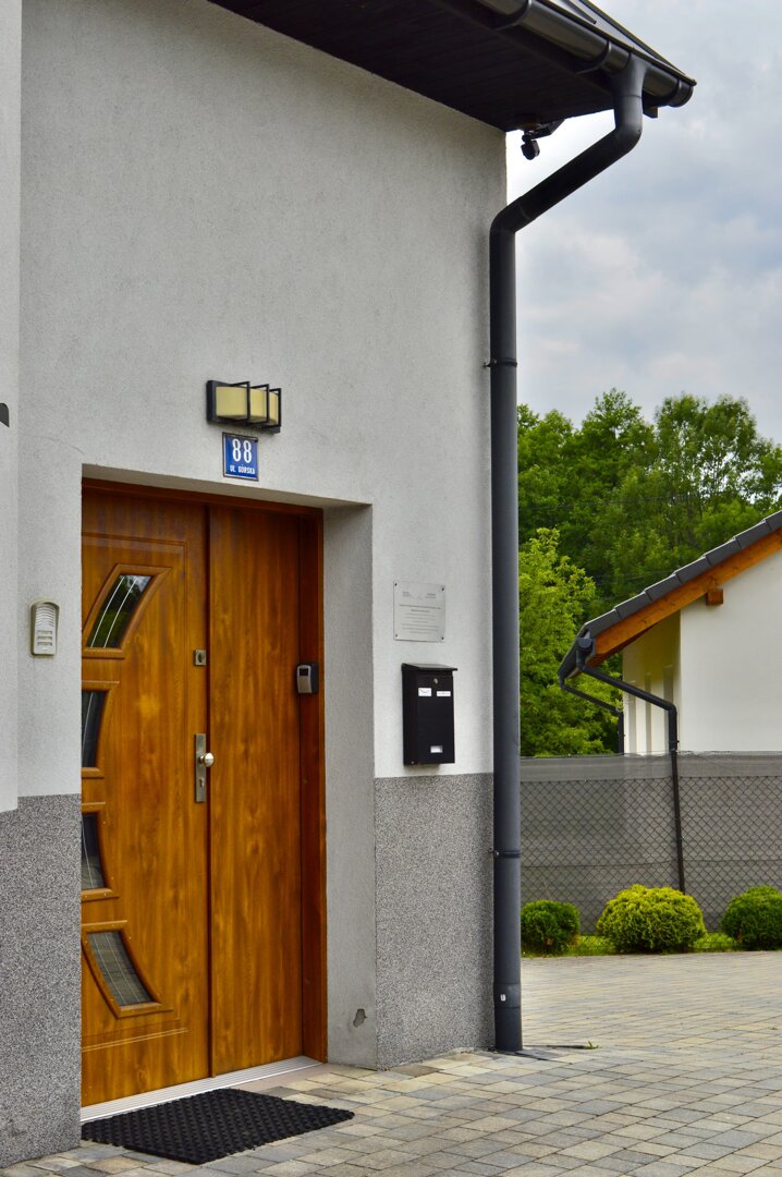 RE JOANNA DURAJ - 21