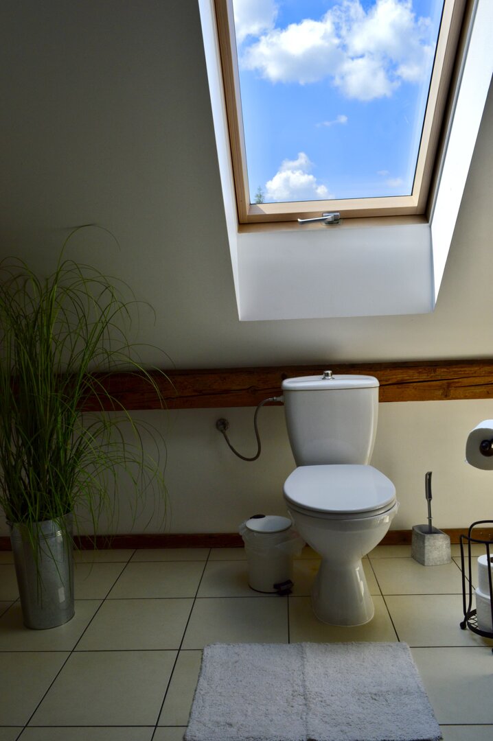 RE JOANNA DURAJ - 29