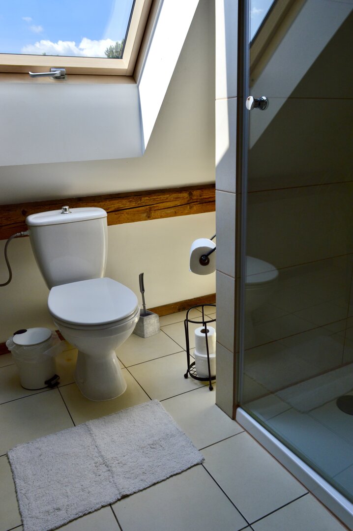 RE JOANNA DURAJ - 35