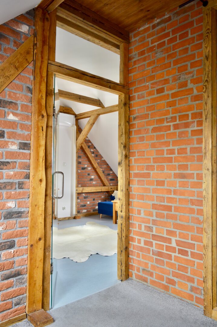 RE JOANNA DURAJ - 41