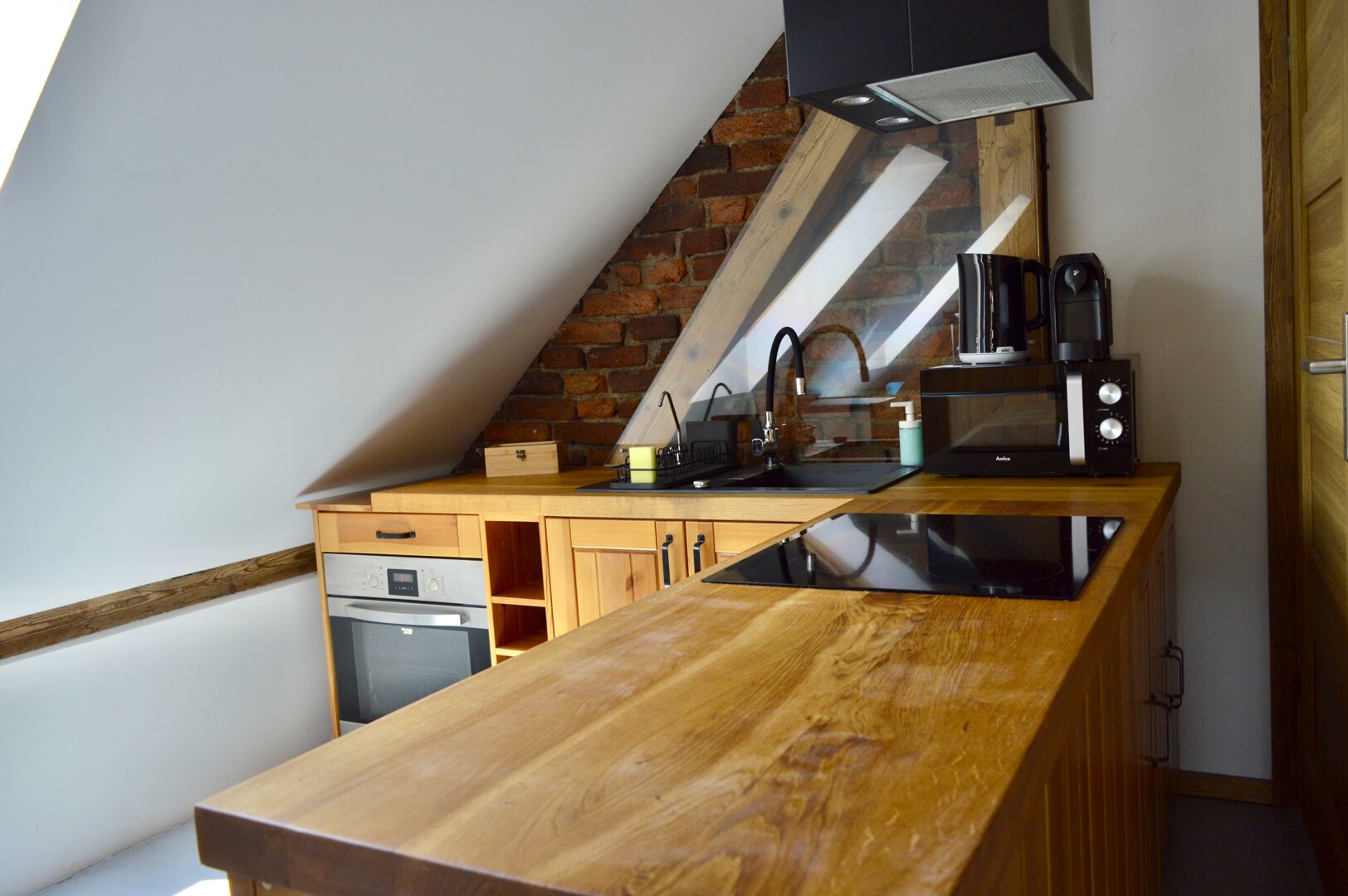 RE JOANNA DURAJ - 46