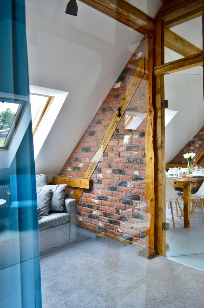 RE JOANNA DURAJ - 47