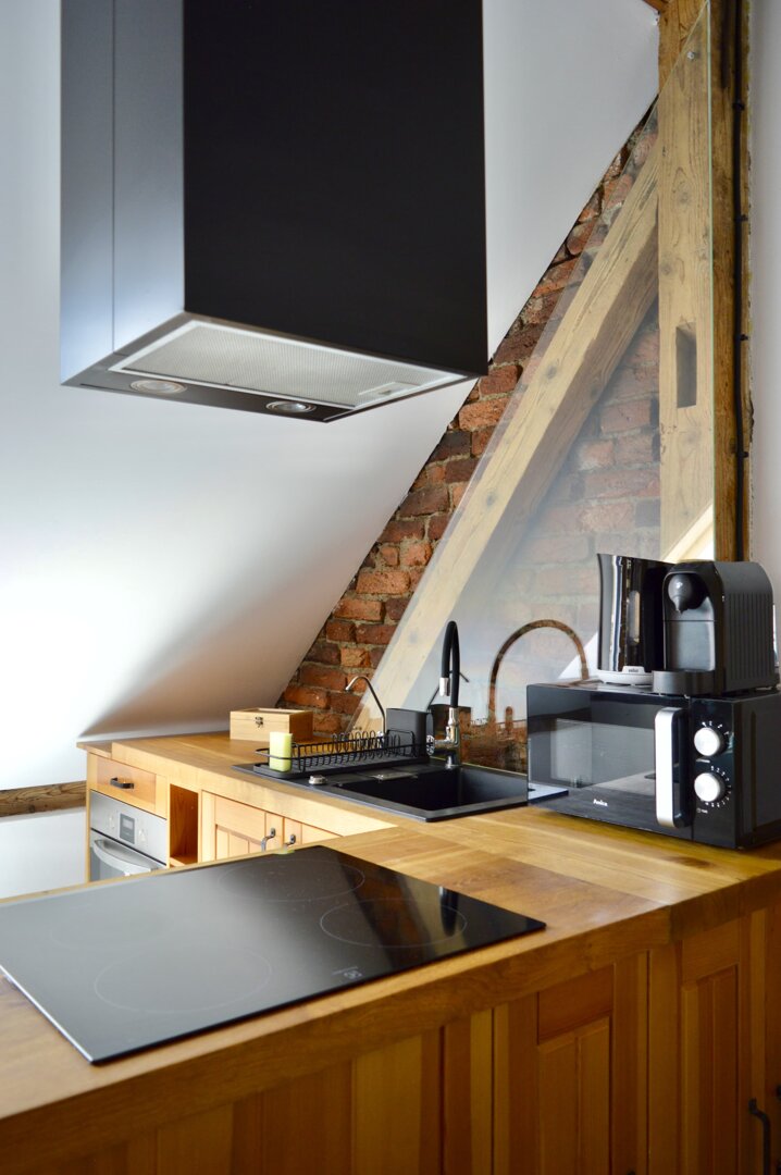 RE JOANNA DURAJ - 51