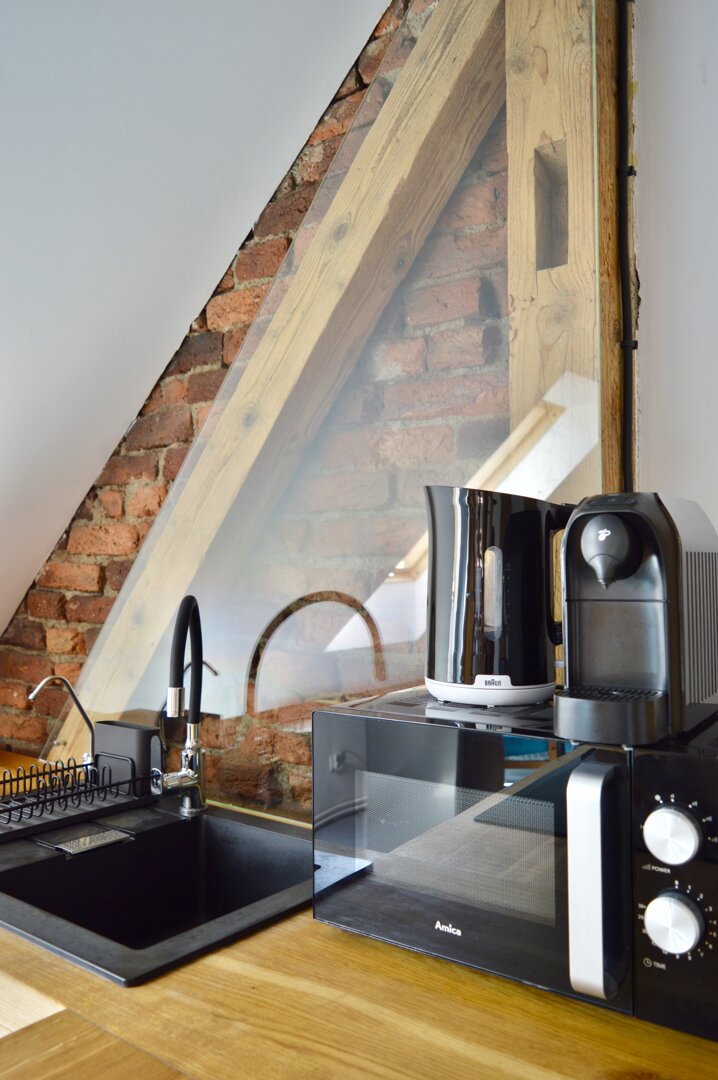 RE JOANNA DURAJ - 52