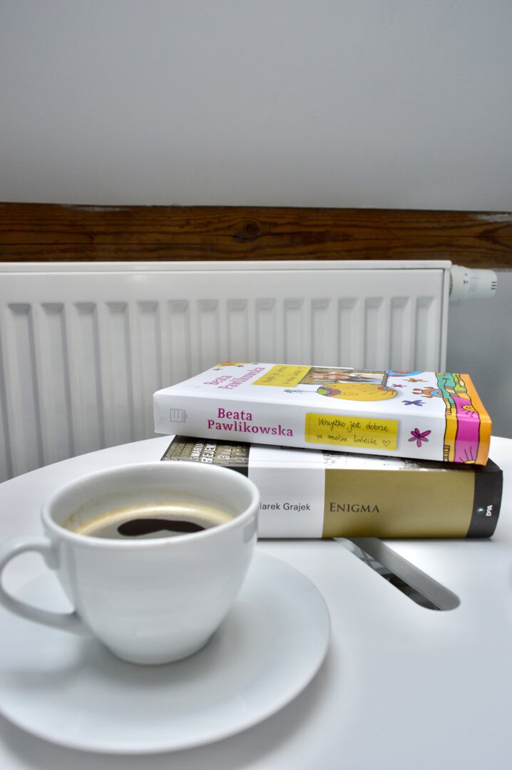 RE JOANNA DURAJ - 54