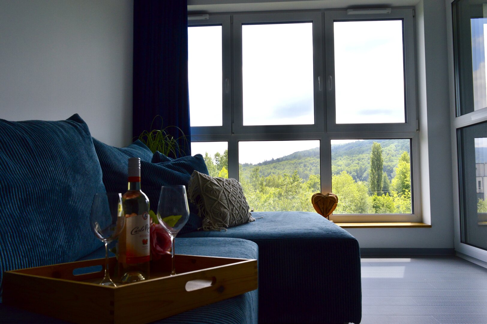 RE JOANNA DURAJ - 26