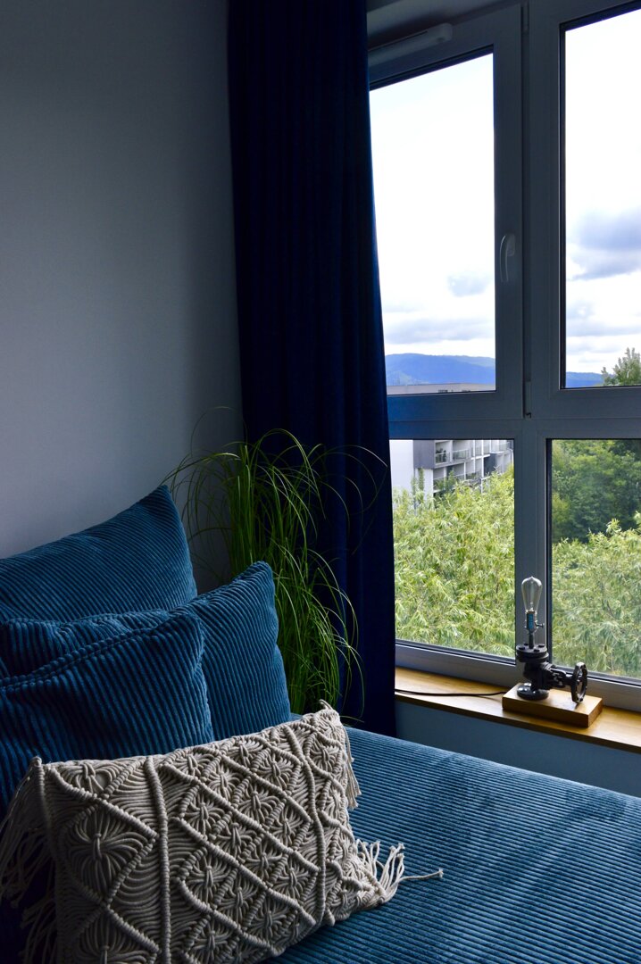 RE JOANNA DURAJ - 33