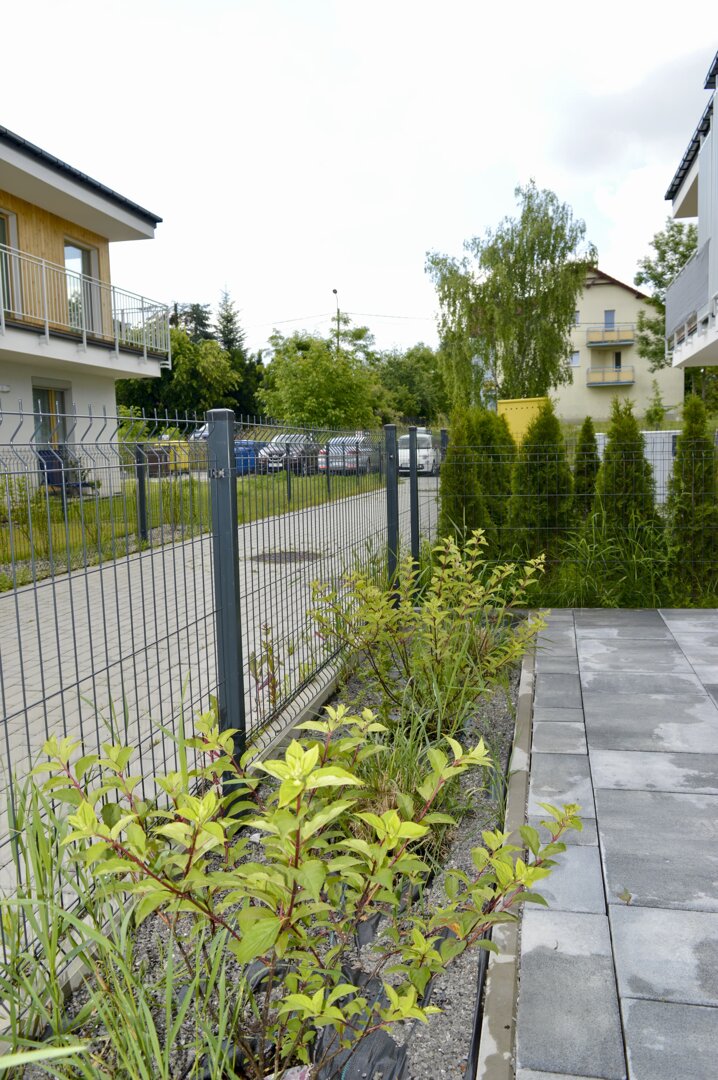 RE JOANNA DURAJ - 19